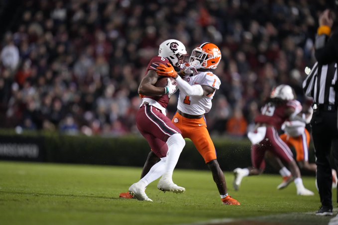 Clemson Freshman Learning a Lot From Trotter, Carter